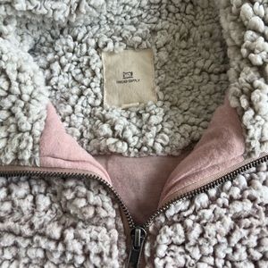 Thread and supply sherpa pull over